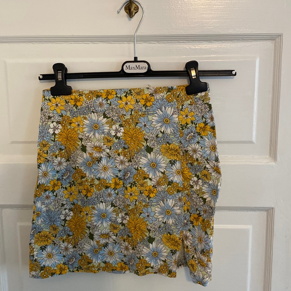 Urban Outfitters Floral Women’s Skirt Size X-Small